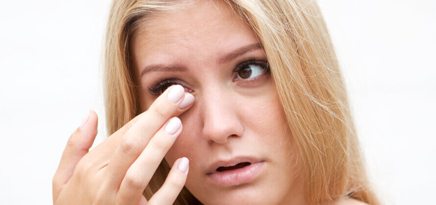 Av! Jeg har fået noget i øjet